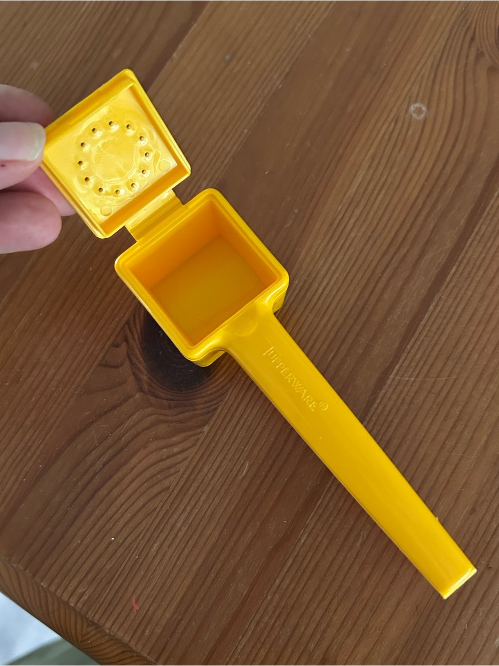 Tupperware Butter Spreader - Picture 3 of 3